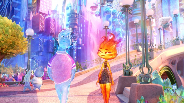 Neuer Pixar-Animationsfilm Elemental: Das Feuermädchen Ember wohnt mit ihrer Familie am Rand von Elemental City und wünscht sich Freunde