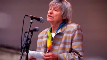 Portrait der feministischen Theologin Dorothee Sölle
