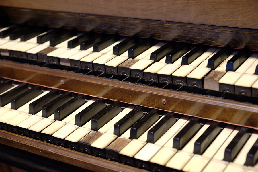 Klaviaturen der Schnitger-Orgel in Hamburg-Neuenfelde