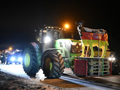 Aus Protest blockieren Landwirte mit ihren Traktoren die Straßen
