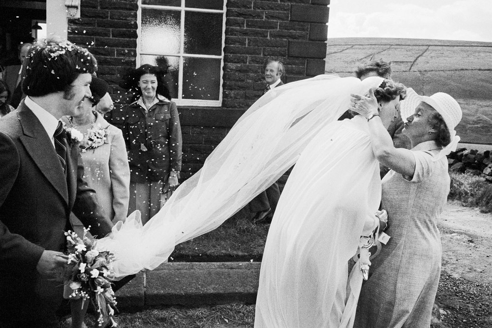 GB. England. West Yorkshire. Calderdale. Hebden Bridge. Wedding at Crimsworth Dean Methodist Chapel. 1977.