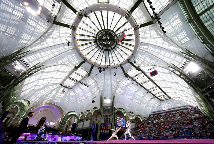 Olympiade '24 in Paris. Das Foto zeigt die Begegnung im Grand Palais zwischen Lee Kiefer of Team United States (links) and Martyna Jelinska of Team Poland (rechts)