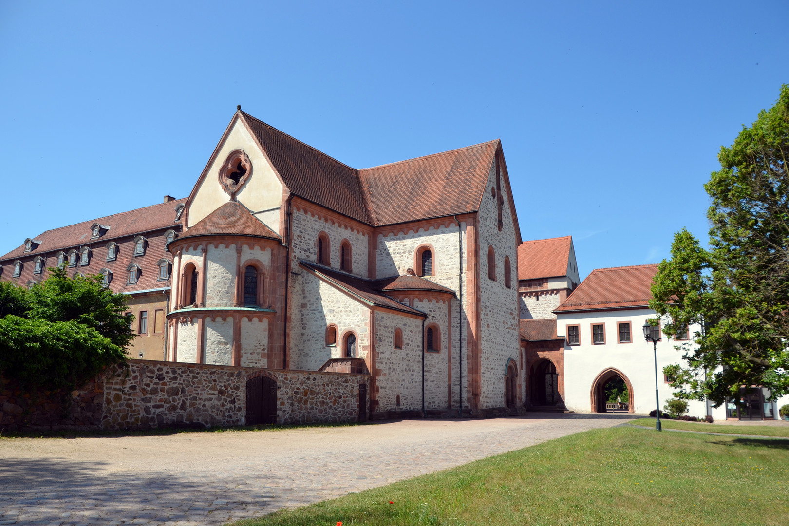 Kloster Wechselburg von außen