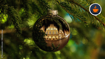 Wihnachtskugel im Baum in Münster