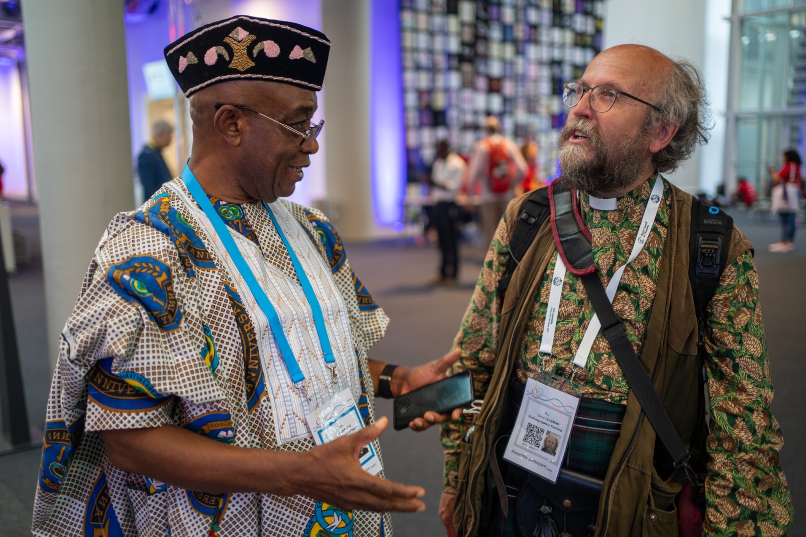 Ini Ukpuho von der presbyterianischen Kirche in Nigeria und David Coleman von dem Projekt Eco-Congregation aus Schottland