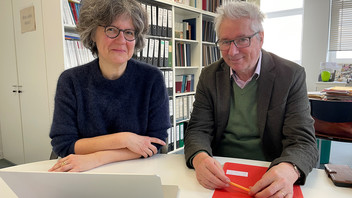 Muriel Favre (l), Historikerin, und Christoph Cornelißen, Professor für Neueste Geschichte