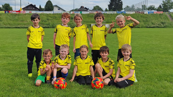 Gruppenbild der jungen Fußballer