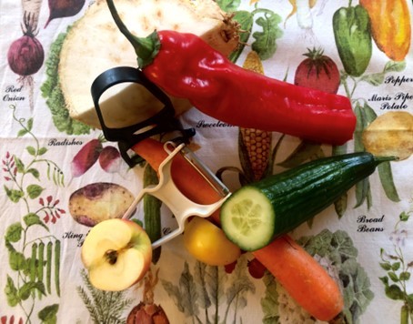 Bild eines Sparschälers mit Obst und Gemüse  