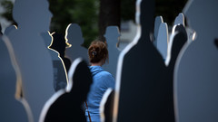 Denkmal "Dokumentation Oktoberfest-Attentat". 1980 kamen zwölf Mensch ums Leben, über 200 wurden verletzt
