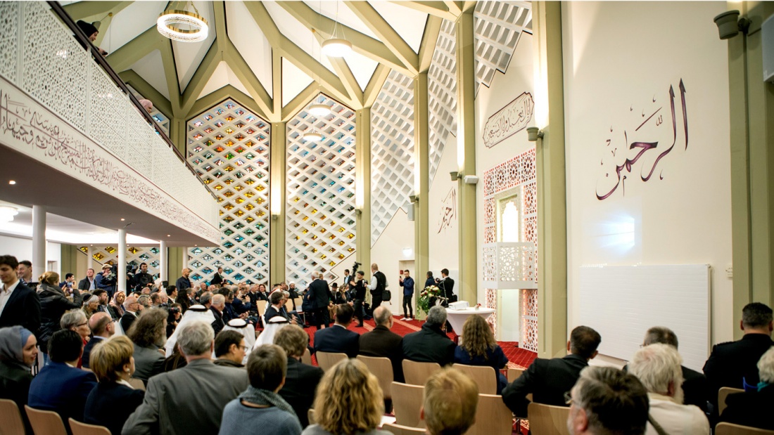 Mit einem offiziellen Festakt ist die Al-Nour-Moschee in Hamburg-Horn eröffnet worden.