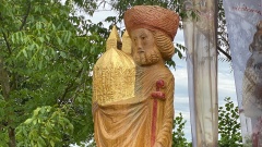 Skulptur des Heiligen Sebaldus aus einer Eiche herausgesägt