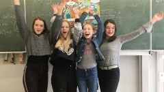Offenbacher Mädchenteam  gewinnt „YoungClip Award“: es freuen sich( von links nach rechts) Lea, Nina, Greta und Tamina.
