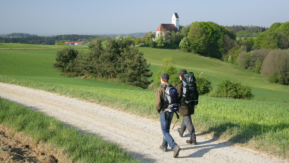 Pilger am St. Jakobsweg im Landkreis Altötting.