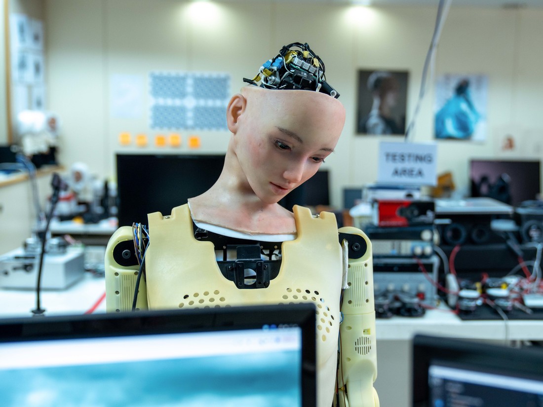 Ein 'Human Robot' im Labor der Hanson Robotics Firma in Hong Kong, China