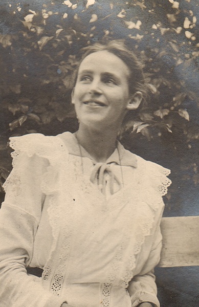 Nelly Barth, 1916