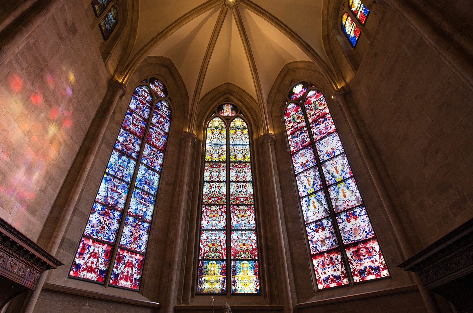 Chorfenster der Abteikirche Tholey