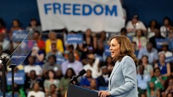 Kamala Harris bei ihrer ersten Rede als Präsidentschaftskandidatin am 30. Juli 2024 in Atlanta, Georgia.