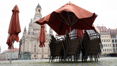 geschlossenes Restaurant auf dem Neumarkt vor der Frauenkirche