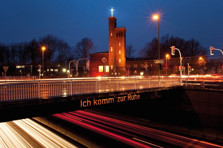 Epiphanias-Kirche in Bochum bei Nacht