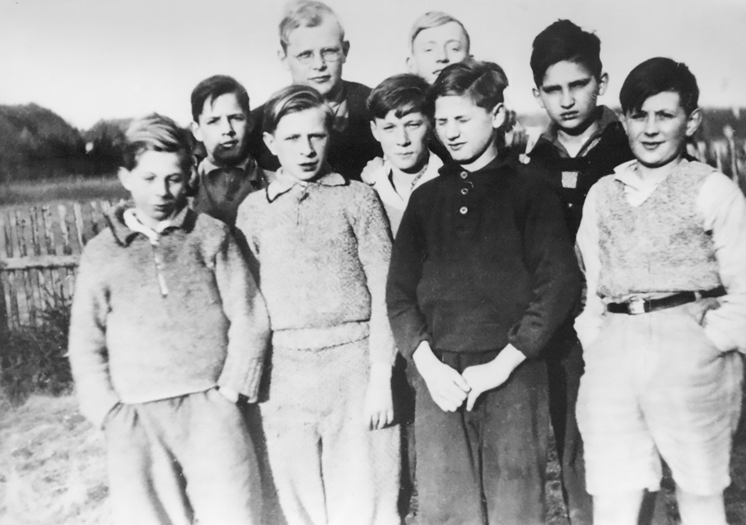 Bonhoeffer mit Konfirmandengruppe, 1932