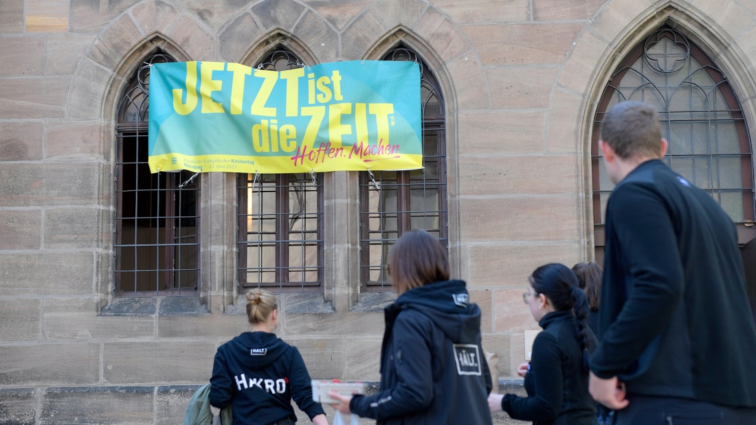 Werbeplakat für den DEKT an derSt. Jakobskirche am Jakobsplatz in Nuernberg 