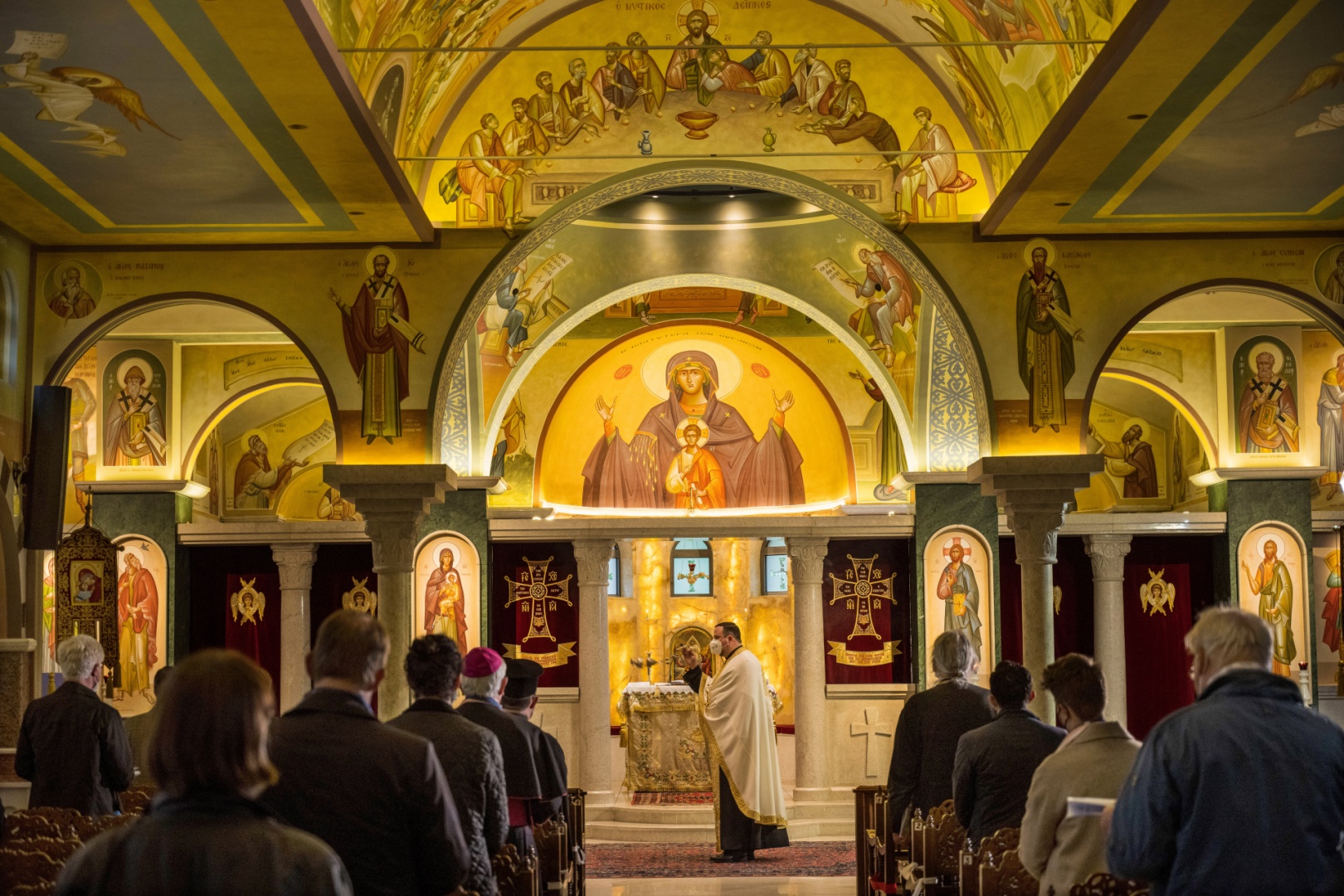 ottesdienst in der griechisch-orthodoxen Gemeinde Prophet Elias