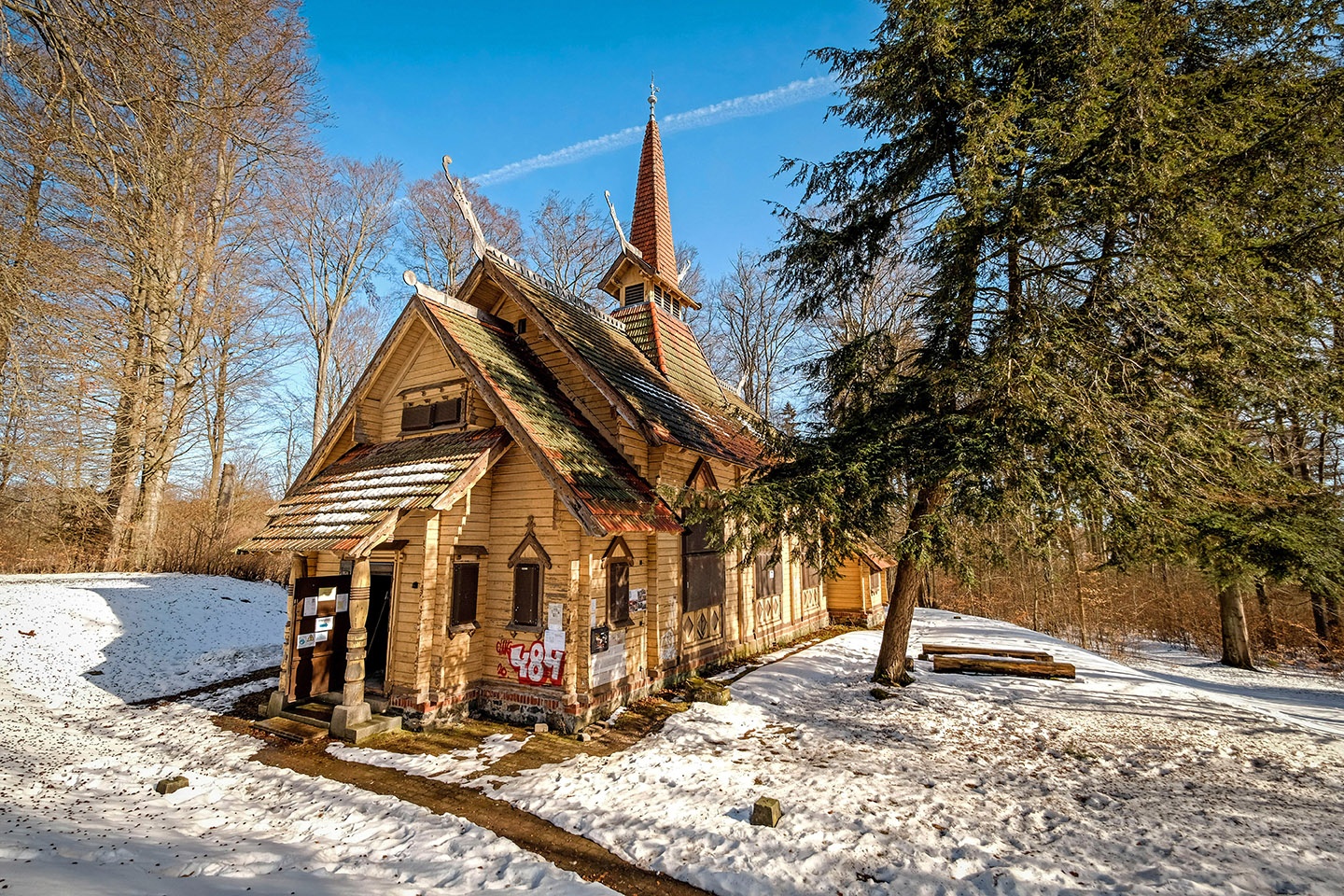 Kirche im skandinavischen Stil 