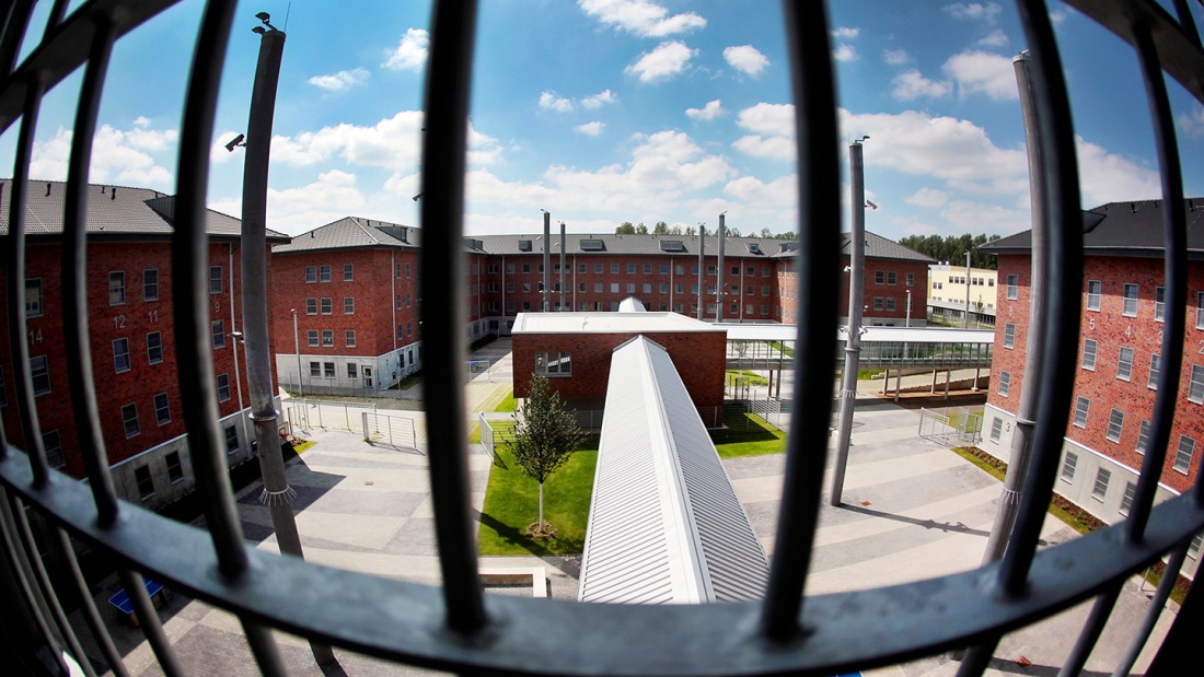 Blick aus einer Zelle in einer Justizvollzugsanstalt in Nordrhein-Westfalen