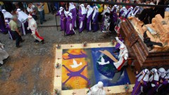 Ein unvergessliches Erlebnis: Prozession in der 'semana santa' in Antigua, Guatemala