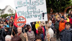 In Bielefeld sei kein Platz für die neonazistischen und rassistischen Parolen, hieß es bei einer Demonstration gegen die rechtsextreme Partei Pro NRW.
