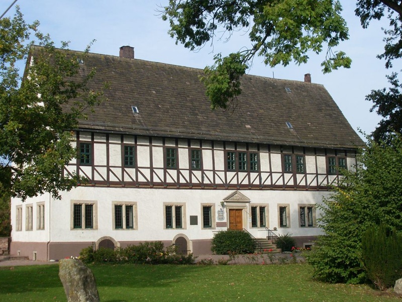 Außenansicht des Bodenwerderaner Rathauses und ehemaligen Herrenhauses derer von Münchhausen.