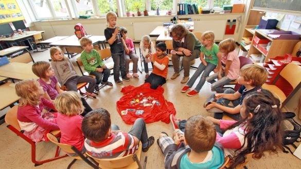 Kinder an die Macht: Im Klassenrat leben die Ideen von Janusz Korczak bis heute fort
