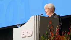 Die Präses der Synode der Evangelischen Kirche in Deutschland, Irmgard Schwaetzer, auf der Synode.