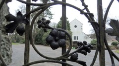 Das Eingangsportal des evangelischen Friedhofs im Wuppertaler Stadtteil Varresbeck