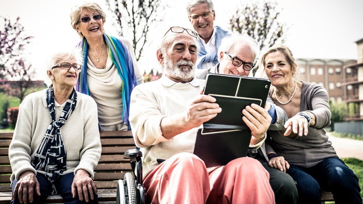 Die "jungen Alten": Menschen zwischen 60 und 80, die noch sehr vital und engagementbereit sind - für sich selbst und andere.
