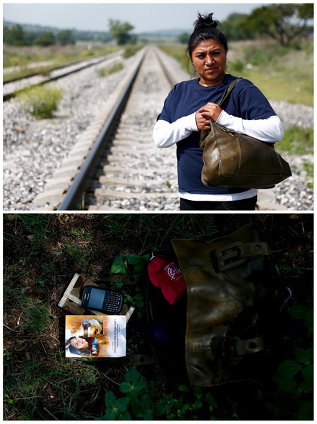 Jennifer Mendez trägt ein Buch, ein Handy und eine Geldbörse mit sich.