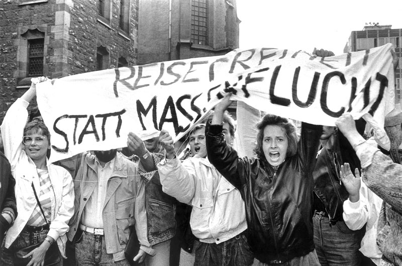 Montagsdemonstrationen im Jahr 1989 führen zum Mauerfall