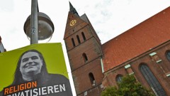 Wahlplakat vor der Marktkirche in Hannover