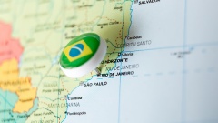 Landkarte mit Pin auf Rio de Janeiro.