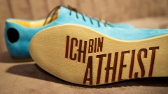 Berliner Label macht Schuhe für Atheisten