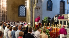 Der Kölner Erzbischof Rainer Maria Woelki hat am Freitagabend bei einer Vesper in der Kölner Kirche St. Gereon seinen Amtsvorgänger, den verstorbenen Kardinal Joachim Meisner, gewürdigt.