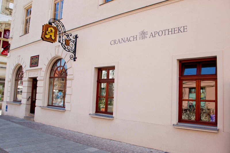 Cranach-Apotheke, benannt nach Lucas Cranach dem Älteren, in Witteneberg. 