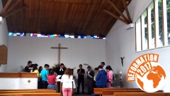 Gottesdienst in der Gemeinde "El Adviento de Quito" in Ecuador.