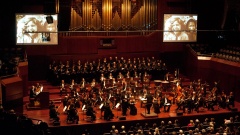 Roma und Sinti Philharmoniker spielen das "Requiem für Auschwitz" in der Frauenkirche in Dresden.