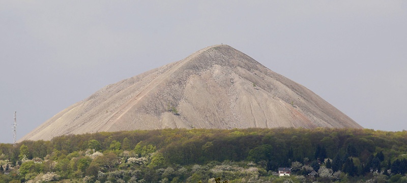 Die Abraumhalde des Thomas-Müntzer-Schacht in Sangerhausen. 