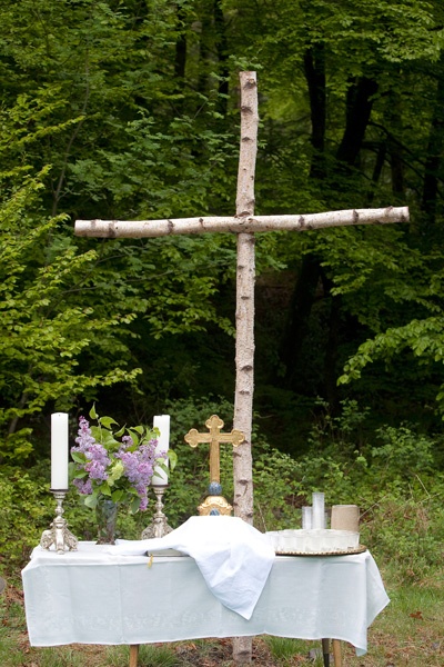 Der Altar im Wald