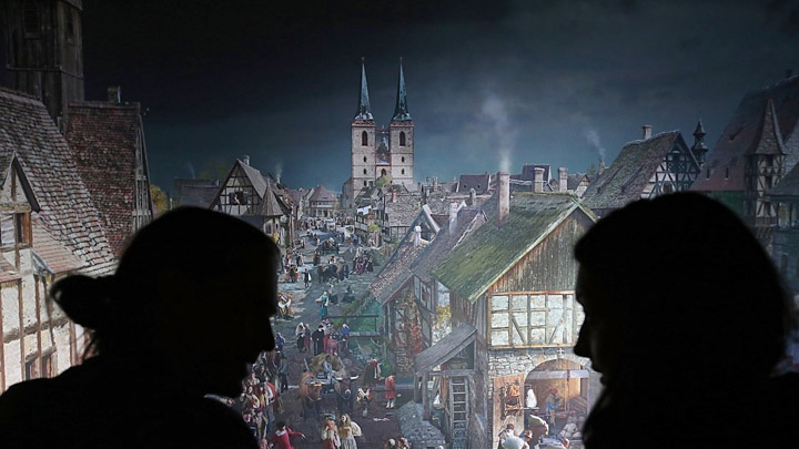 Margot Käßmann findet es "schon mal wunderbar", dass 300.000 Menschen das360-Grad-Panorama "Luther 1517" des Künstlers Yadegar Asisi gesehen haben.