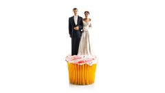 Brautpaar als Kuchenfigur auf einem Cupcake.