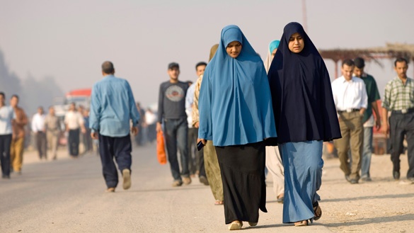 Ägyptische Frauen auf den Weg zur Arbeit. 