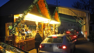 Drive-in-Weihnachtsmarkt